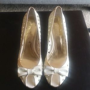 Adorable peep toe heels